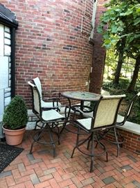 Great like new patio set. 