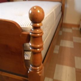 Kling Factory Maple Twin Bed http://www.ctonlineauctions.com/detail.asp?id=757216