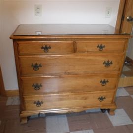 Kling Factory Maple Dresser with Glass Top http://www.ctonlineauctions.com/detail.asp?id=757217