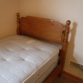 Kling Factory Maple Twin Bed set http://www.ctonlineauctions.com/detail.asp?id=757221