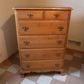 Kling Factory Maple Tallboy dresser with glass top http://www.ctonlineauctions.com/detail.asp?id=757223