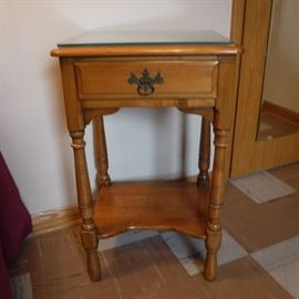 Kling Factory Maple Nightstand with shelf & glass top http://www.ctonlineauctions.com/detail.asp?id=757219