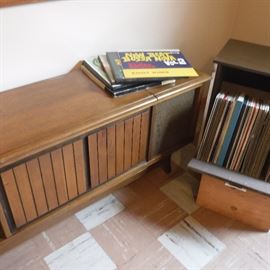 Airline Stereophokic AM/FM Phonograph & Records http://www.ctonlineauctions.com/detail.asp?id=757227