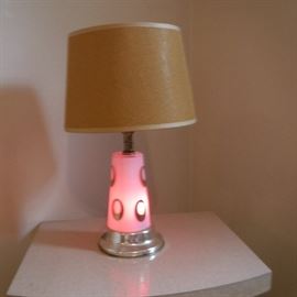 Blonde Mid Century Modern Chair, endtable and lamp http://www.ctonlineauctions.com/detail.asp?id=757229