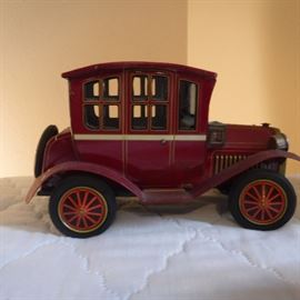 Radio, Truck and Mechanical Bank http://www.ctonlineauctions.com/detail.asp?id=758021