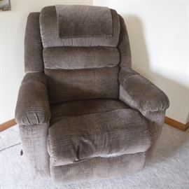 Lazy Boy Massage Recliner http://www.ctonlineauctions.com/detail.asp?id=758024