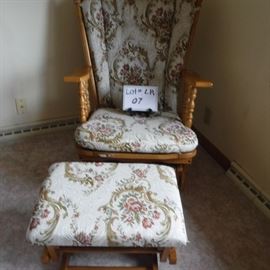 Floral Tapestry Print Glider Rocker http://www.ctonlineauctions.com/detail.asp?id=758028