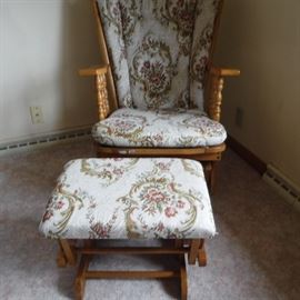 Floral Tapestry Print Glider Rocker http://www.ctonlineauctions.com/detail.asp?id=758028