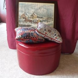 Retro Red Ottoman and Accessory set http://www.ctonlineauctions.com/detail.asp?id=758224