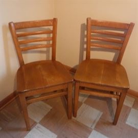 2 Wooden Chairs http://www.ctonlineauctions.com/detail.asp?id=758230