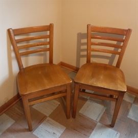 http://www.ctonlineauctions.com/detail.asp?id=7582312 Wooden Chairs
