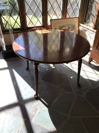 Round Game/ Dining Table
