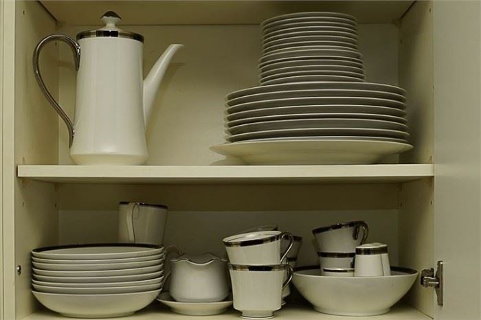 153MZ Partial Set of Dinnerware by SILHOUETTE