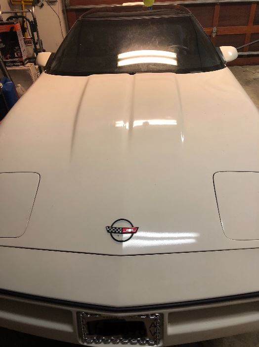 1987 White Corvette, only 48,000 miles. Garage Kept, Mint Condition! 