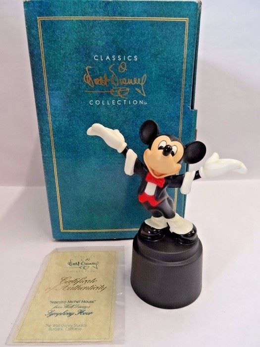 Walt Disney Classic Figurine - Maestro Mickey  