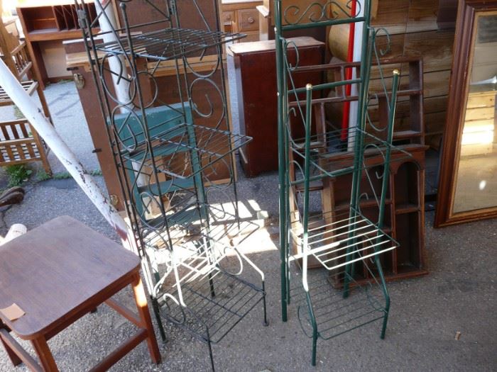 We have several wire racks like this.