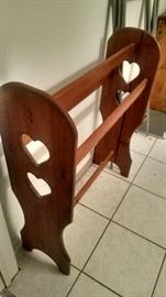 COUNTRY QUILT RACK
