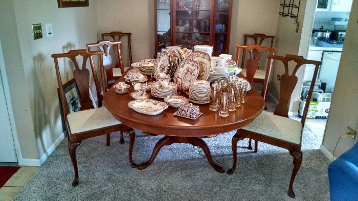 FRENCH PROVINCIAL DINETTE SET W/ 6 CHAIRS...GET READY FOR THE H-O-L-I-D-A-Y-S !!!!