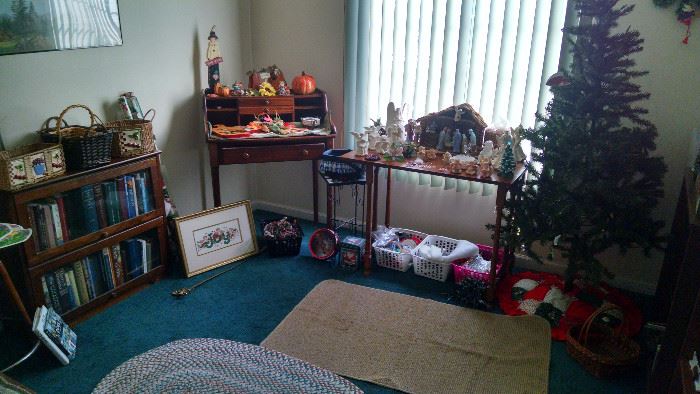 HOLIDAY ITEMS