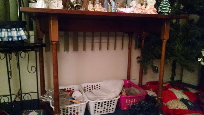 **ANTIQUE** BACHELORS TABLE....LEGS FOLD OUT
