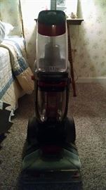 BISSELL PET VACUUM /SHAMPOOER