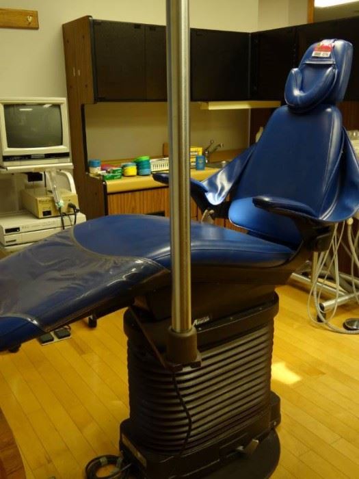 Dental EZ Advantage Chair with Light Model SDP