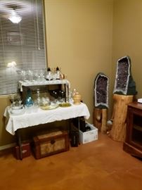 Amethyst Geode, Wooden Log Pedestals