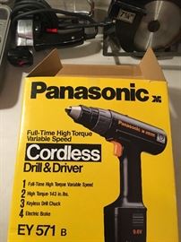 PANASONIC 9.6V CORDLESS DRILL & DRIVE.