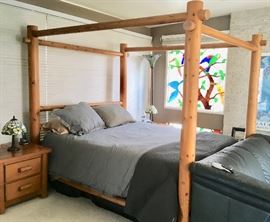 Queen-Size Knotty-Pine Lodgepole 4-Poster Bed and Bedside Chests