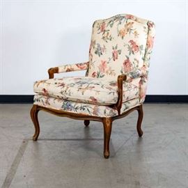 COTTAGE CHIC WHITE FLORAL ARMCHAIR