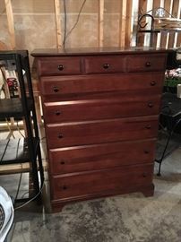 Vaughon Bassett 6 drawer dresser.