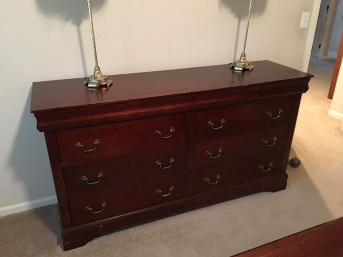 8 drawer dresser.