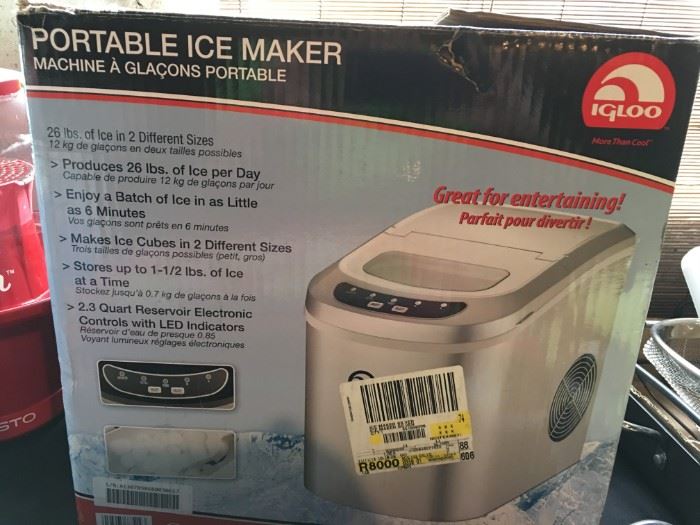 Igloo Portable Ice Maker, in box.