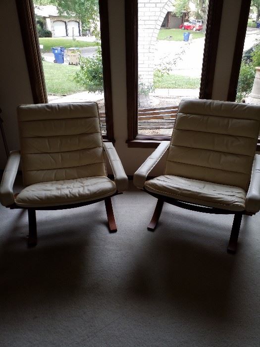 Nartuzzi chairs
