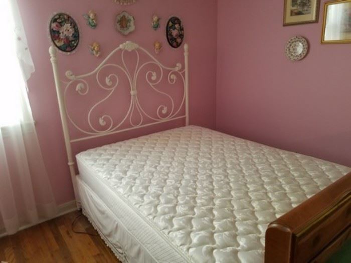 Bed frame and matress