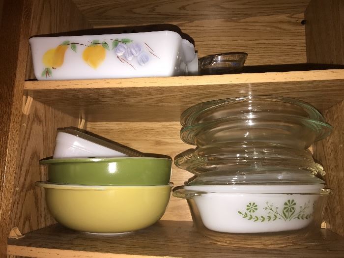 Vintage kitchen treasures (green and yellow bowls are not available)