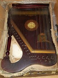 Antique marxophone, zither