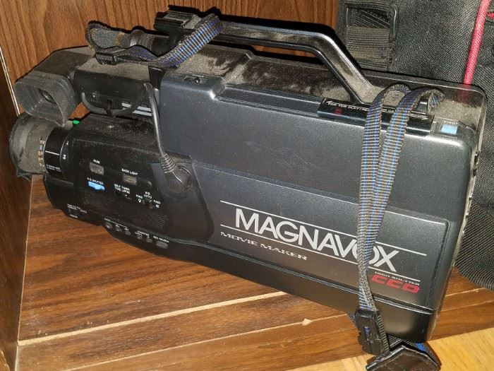 Vintage Magnavox cam corder