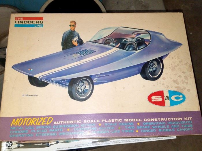 Vintage Lindberg Line model car