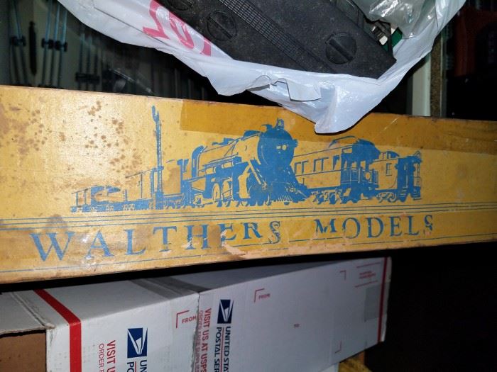 Model trains, parts & accessories