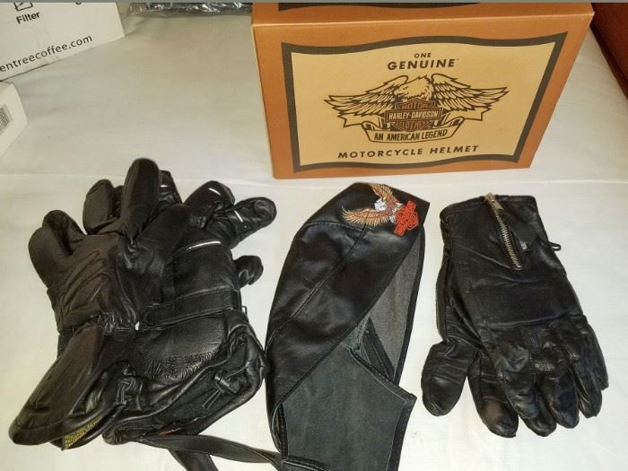 Harley Davidson gloves, helmet and cap