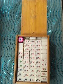 Vintage Mah Jong Set