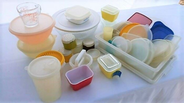 Pyrex in tupperware assortment   https://ctbids.com/#!/description/share/47150