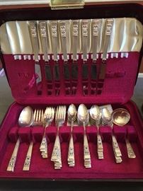 Community Plate Coronation pattern 62 piece set in chest
