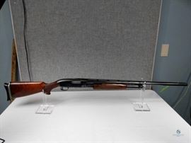 Winchester 12 / Non-operable, Slide Broken. Adjustable Butt Plate. Good condition with custom wooden stock. Not test fired. 2 3/4 full chamber 1459655 .12 gauge, FFL #253
