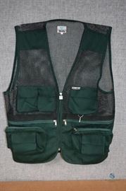 Shooting vests / 2, like new, XXL Shills/Mountain shooting vests. Hunter green. LOCATION 18
