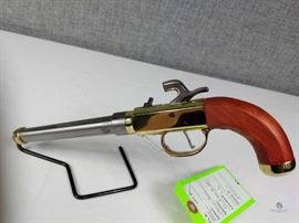 2 Re-Loading Block Trays and Hammer / Used and in Good Condition. LOCATION 18
