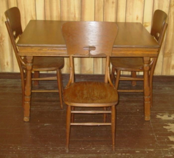 Oak Breakfast Table w/3 Chairs