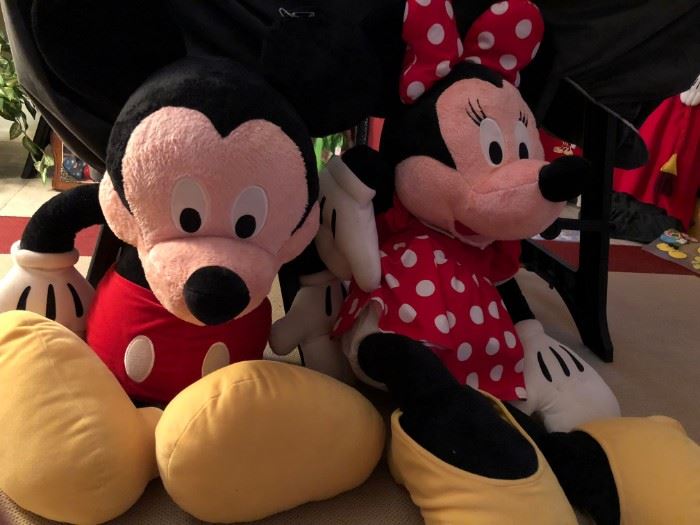 Large stuffed Mickey and Minnie