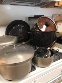 Pressure cookers - pots and pans 
